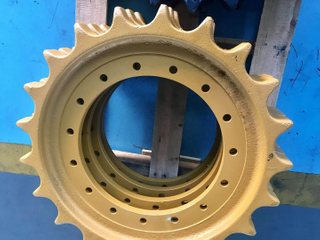 Direct Factory Price Takeuchi Tb153fr Excavator Sprocket Tb155 Bottom Roller Tb160c Track Roller Tb165