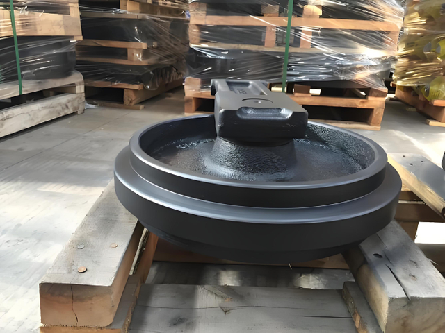 China Factory OEM Excavator PC400-7 Idler Undercarriage Front Idler 208-30-00201 for Heavy Duty Operations