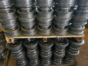 Field-Tested Excavator Track Rollers | Sealed Bottom Rollers for Mining & Heavy Earthmoving Equipment